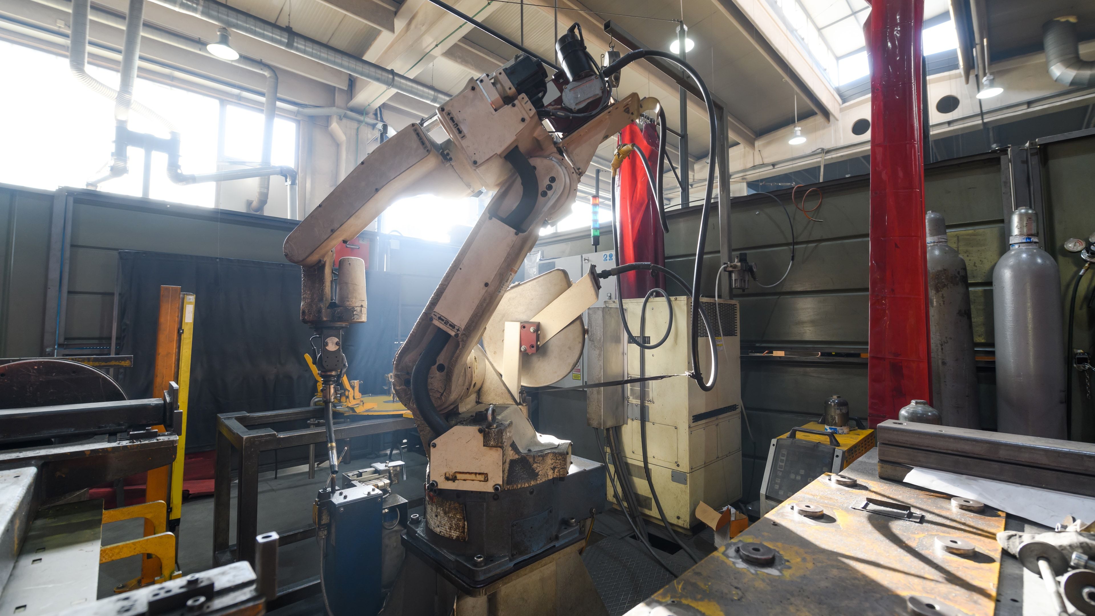 Robot de soldadura automatizada de conjuntos metálicos